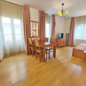  Appartement Zenitude, T3, Centre Luchon, Wifi, Casier A Skis, Ascenseur, 6 Personnes